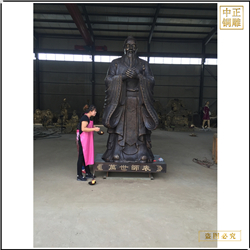 學?？鬃咏虒W雕塑