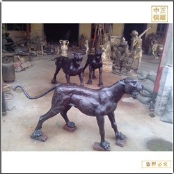 園林金錢(qián)豹雕塑